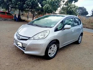 Honda Fit 2012 Silver
