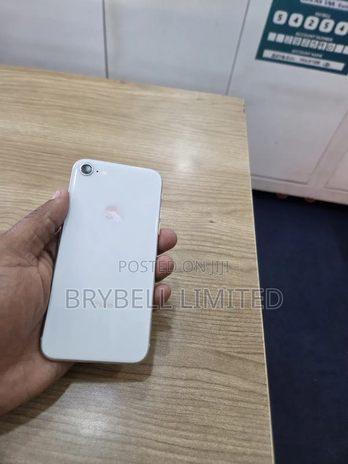 Apple iPhone 8 64 GB White