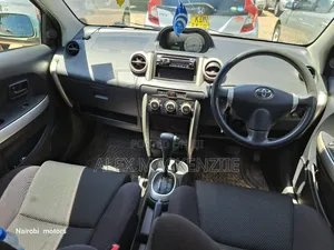 Toyota IST 2003 Silver