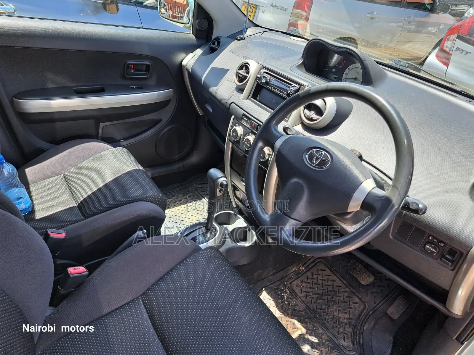 Toyota IST 2003 Silver