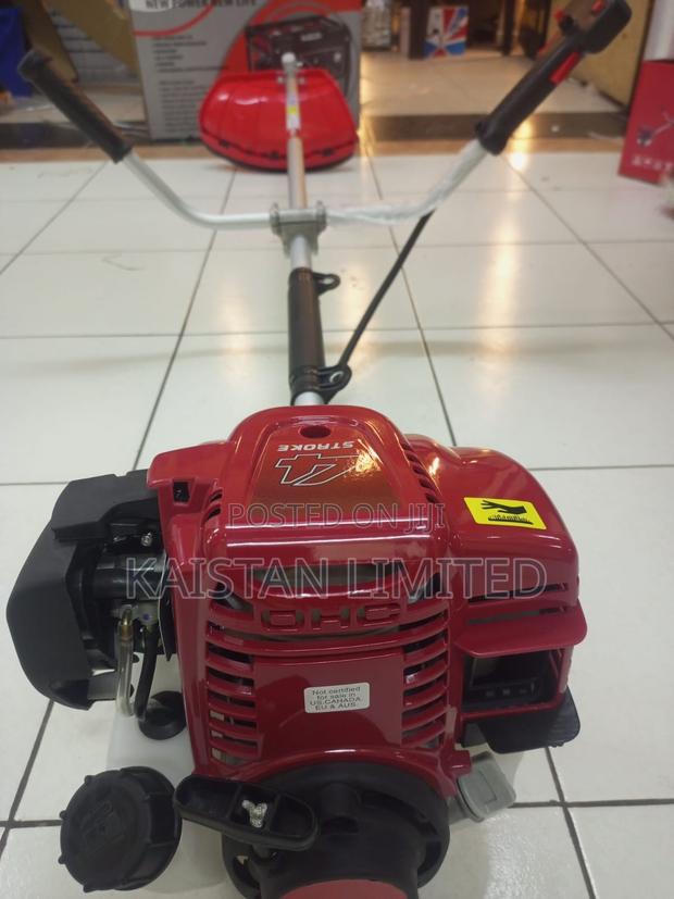 Premier4-Stroke Petrol Grass Trimmer + 2 Cutting Blades
