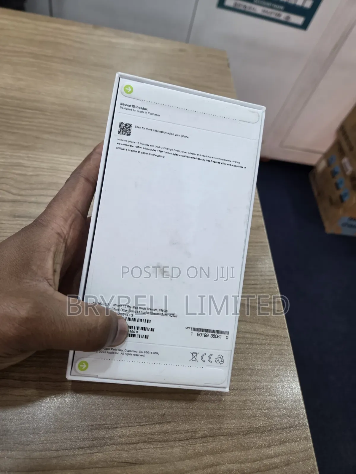 New Apple iPhone 15 Pro Max 256 GB Black