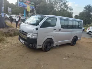 Toyota HiAce 2012 Silver