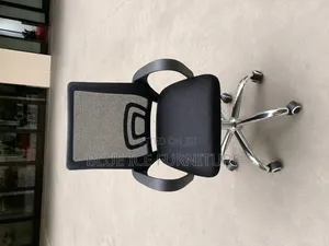 Comfortable Swivel Desk Chair for Sale in Kenya