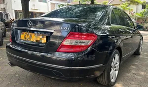 Mercedes-Benz C250 2011 Black