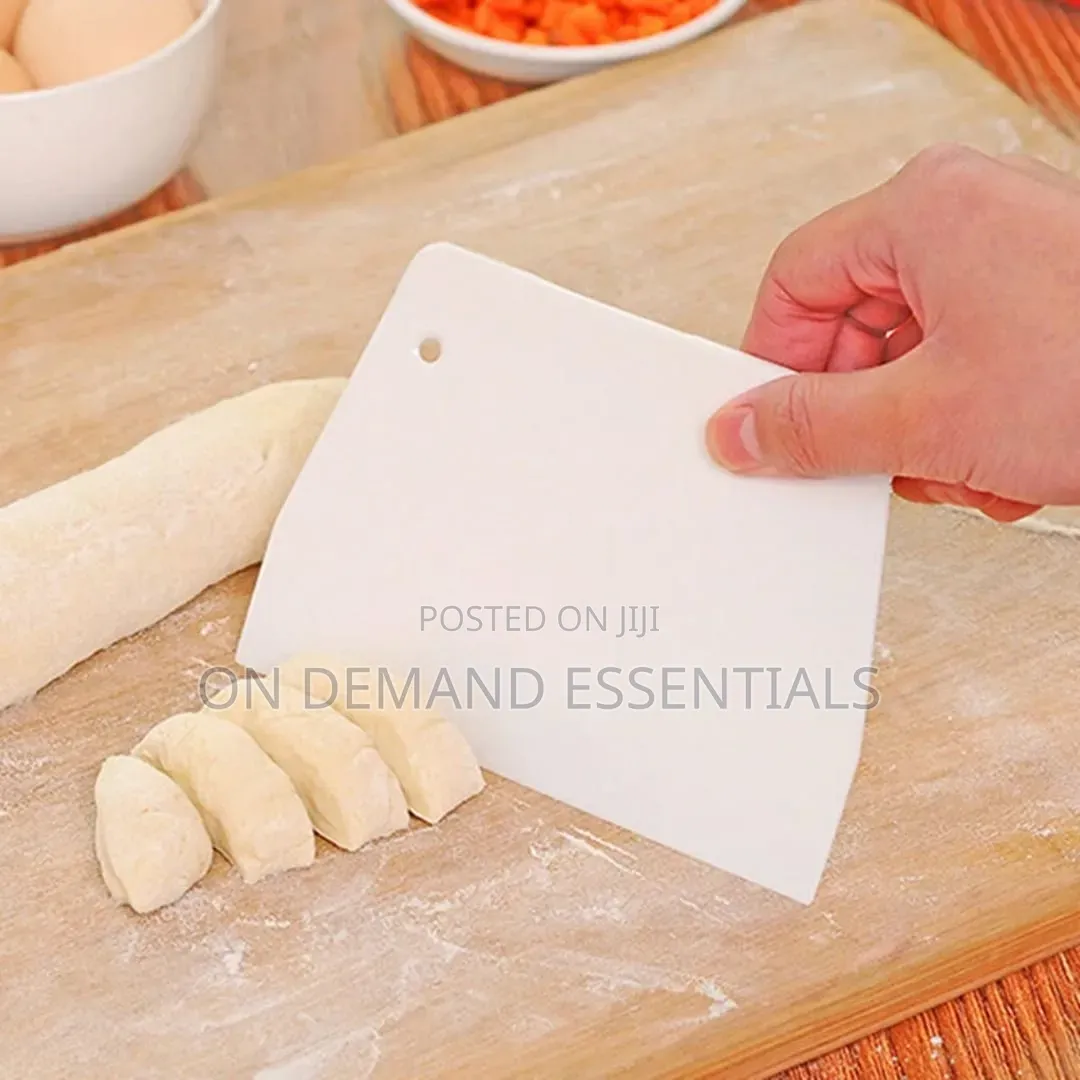 19cm Cake Scrapper