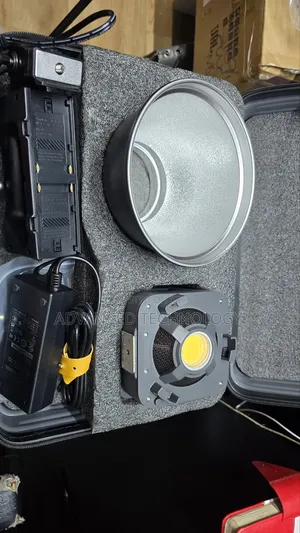 Yongnuo YNLUX100 Handheld Daylight LED Light Kit