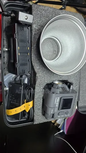 Yongnuo YNLUX100 Handheld Daylight LED Light Kit