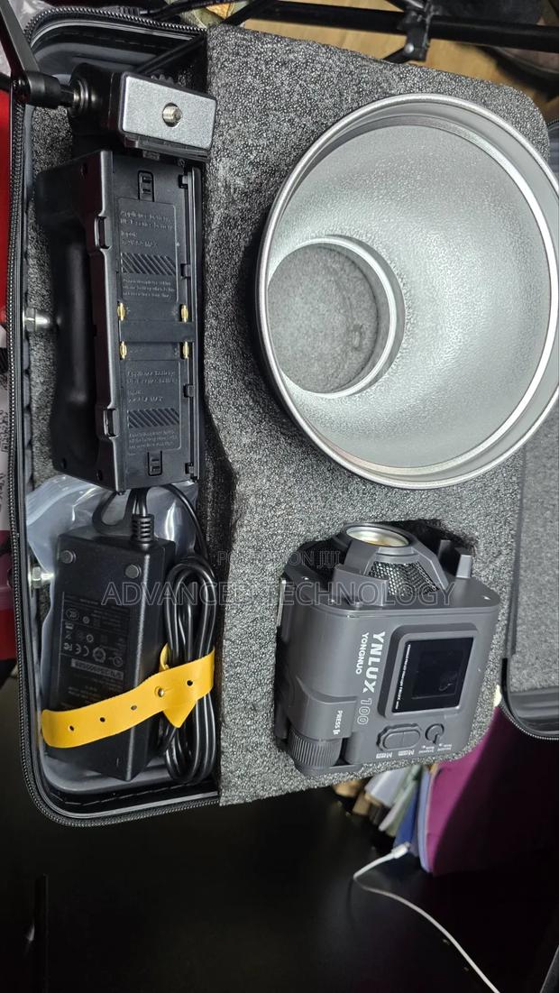 Yongnuo YNLUX100 Handheld Daylight LED Light Kit - thumbnail 2