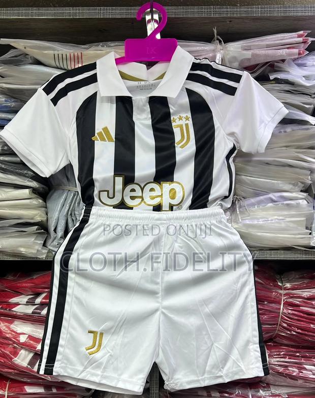 Juventus Home Kids Jersey 26/27.