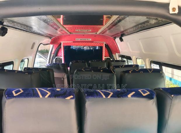 Toyota HiAce 2017 White - thumbnail 6