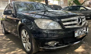 Mercedes-Benz C250 2011 Black