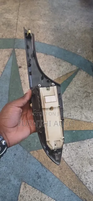 Axio/Fielder Door Main Switch
