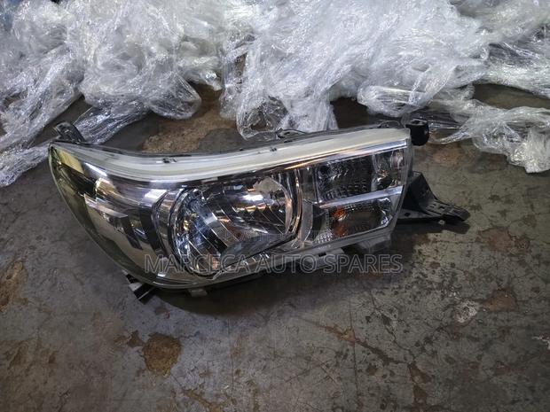 Headlight Hilux Vigo - thumbnail 2