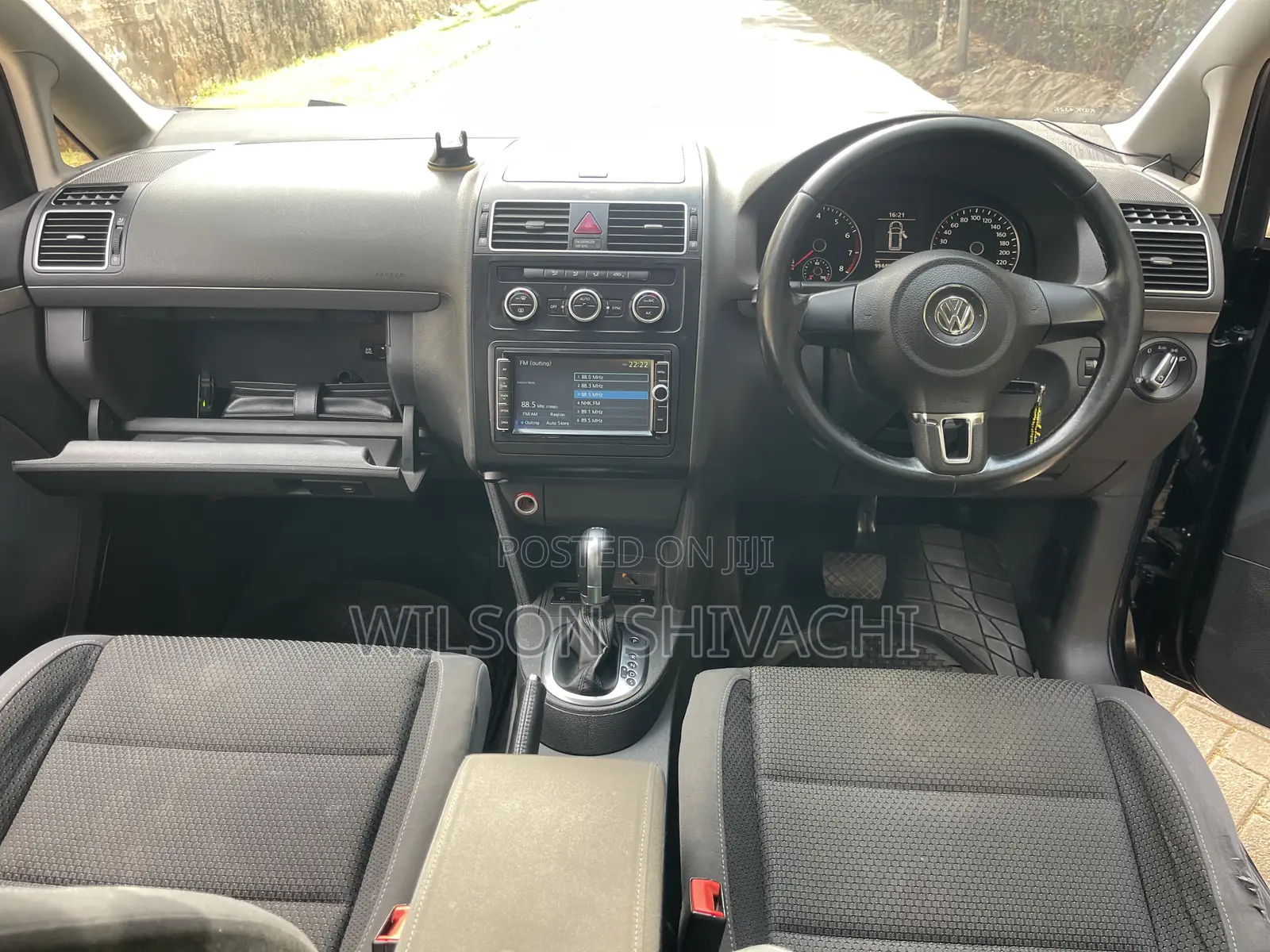 Volkswagen Touran 2015 Black