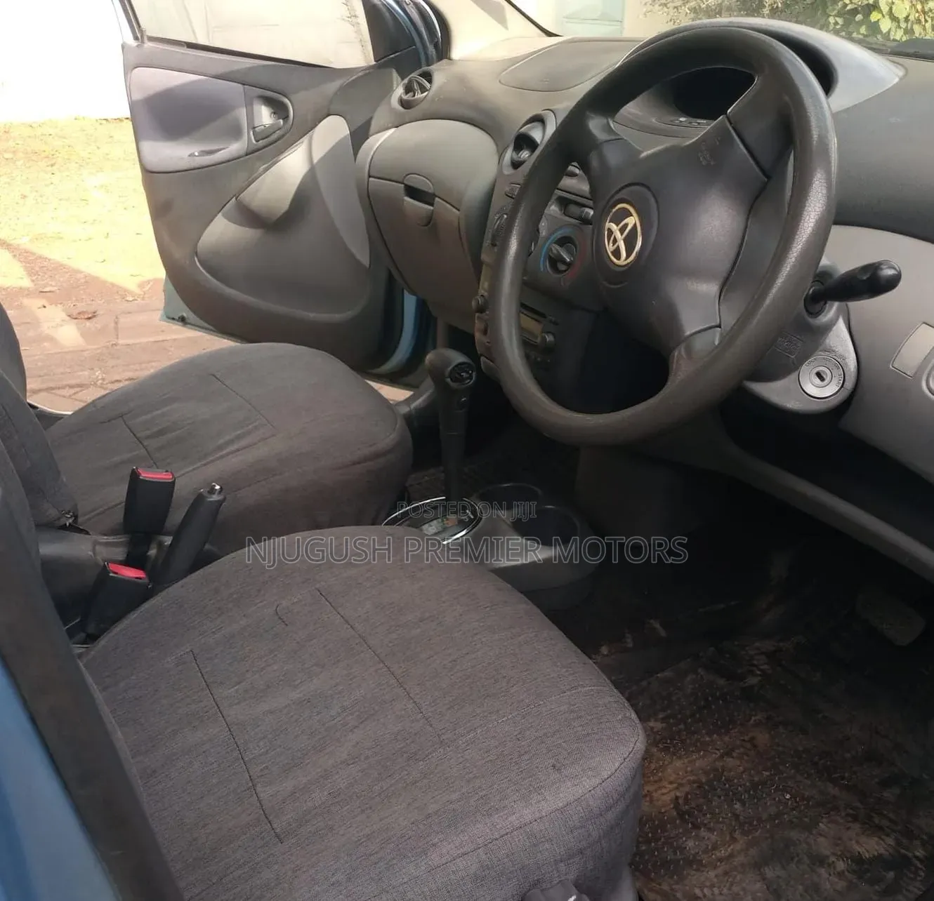 Toyota Vitz 2002 Blue
