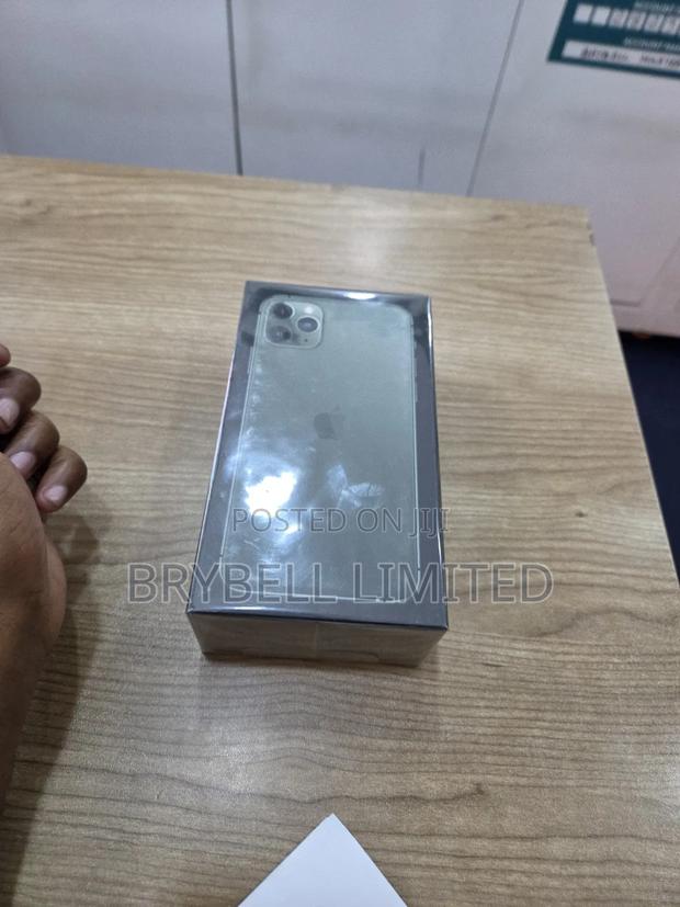 New Apple iPhone 11 Pro Max 256 GB Green - main view