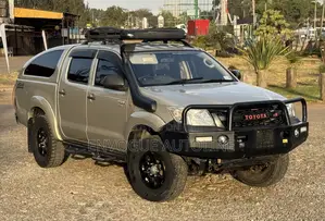 Toyota Hilux 2011 Gold