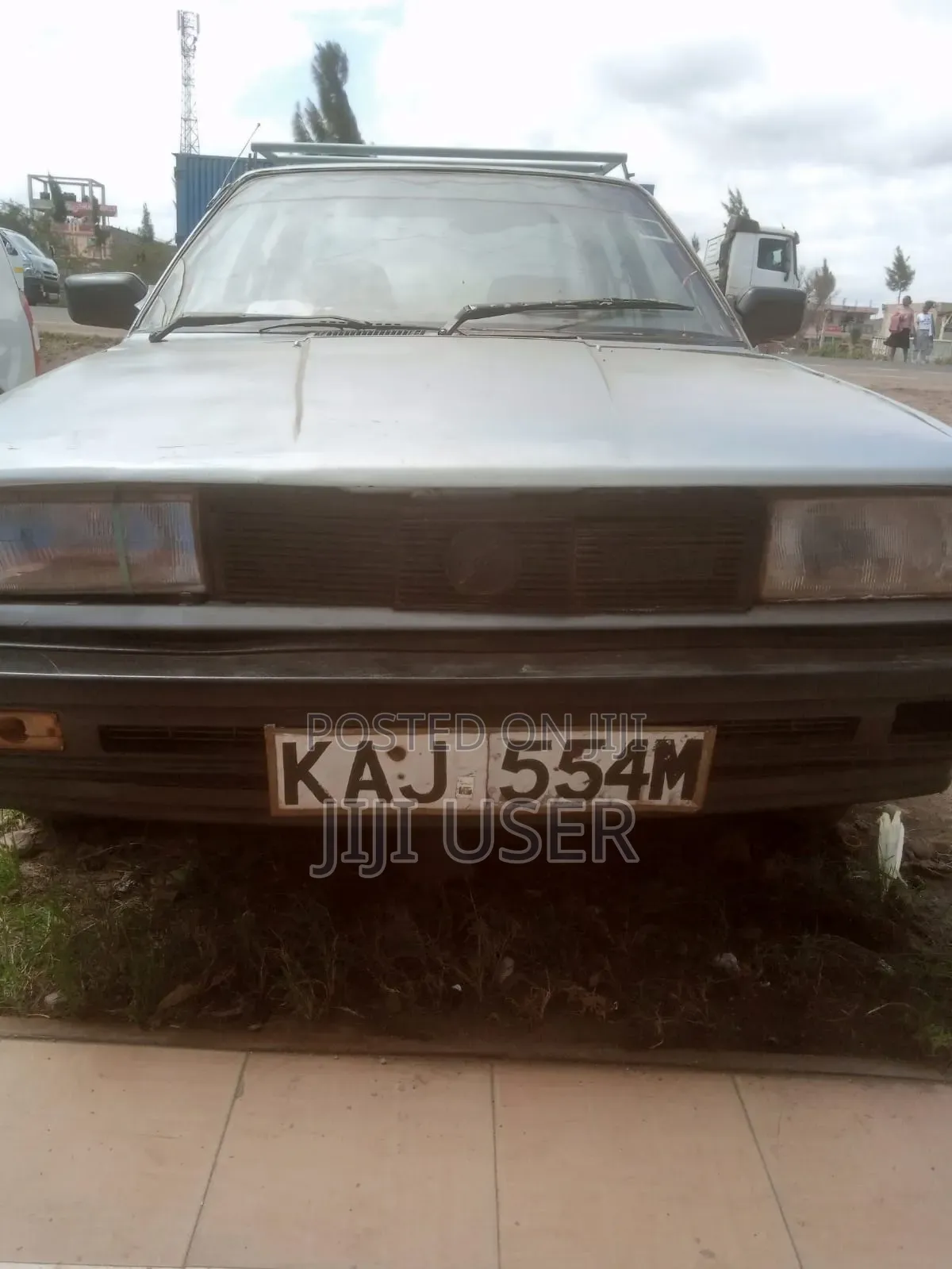 B12 Nissan
