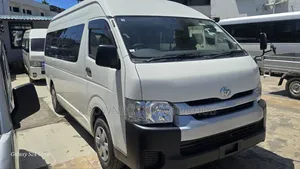 Toyota HiAce 2019 White