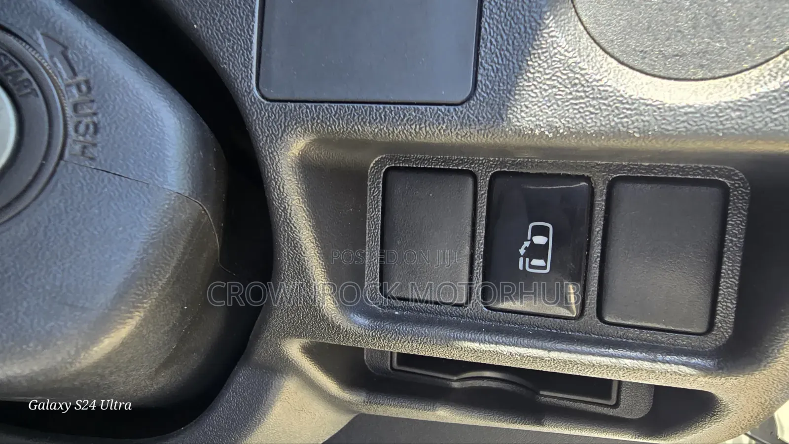 Toyota HiAce 2019 White