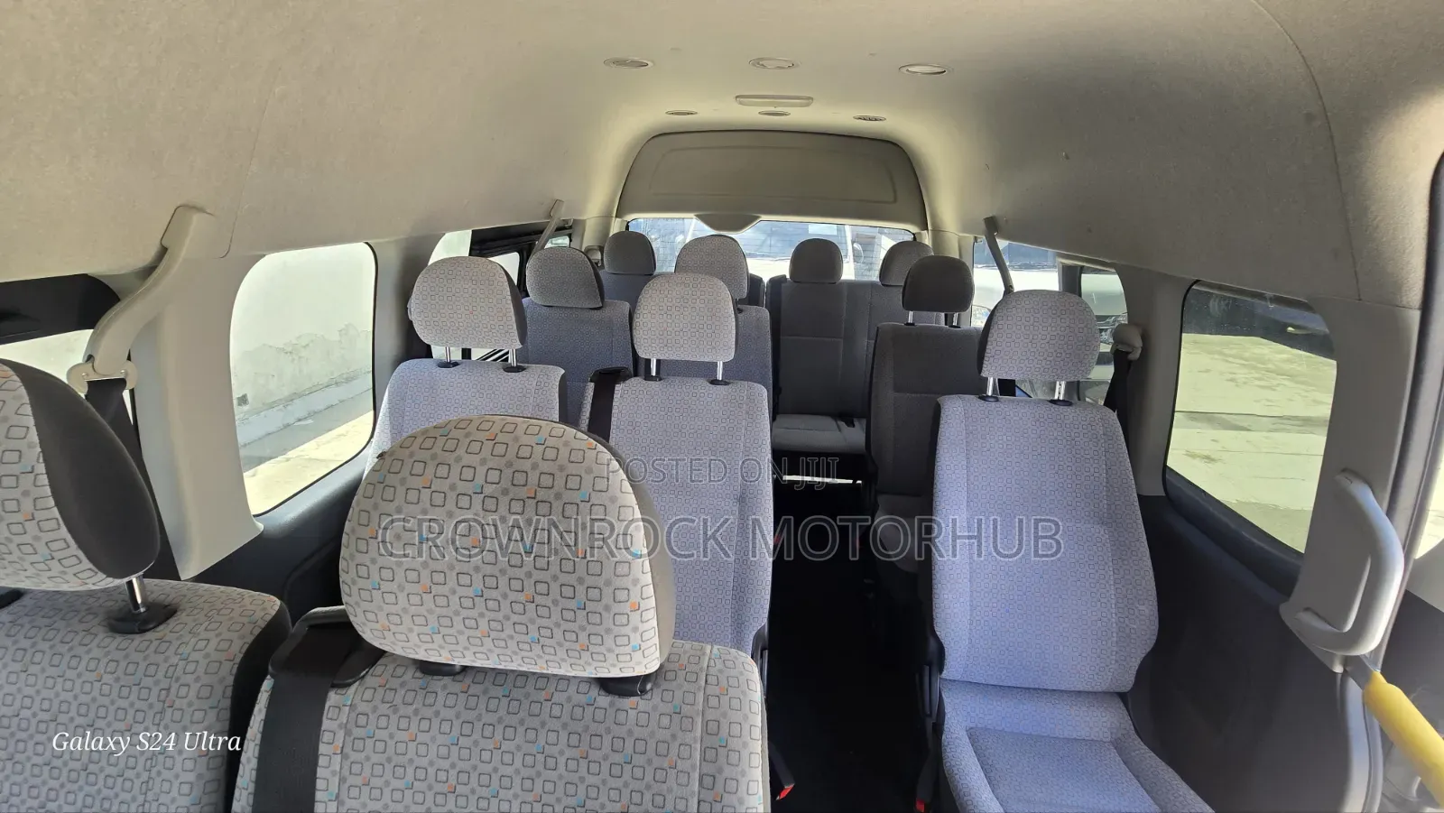 Toyota HiAce 2019 White