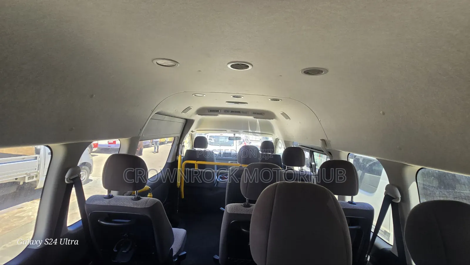Toyota HiAce 2019 White