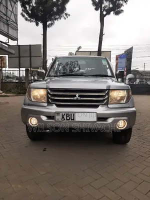 Mitsubishi Pajero 2005 Silver