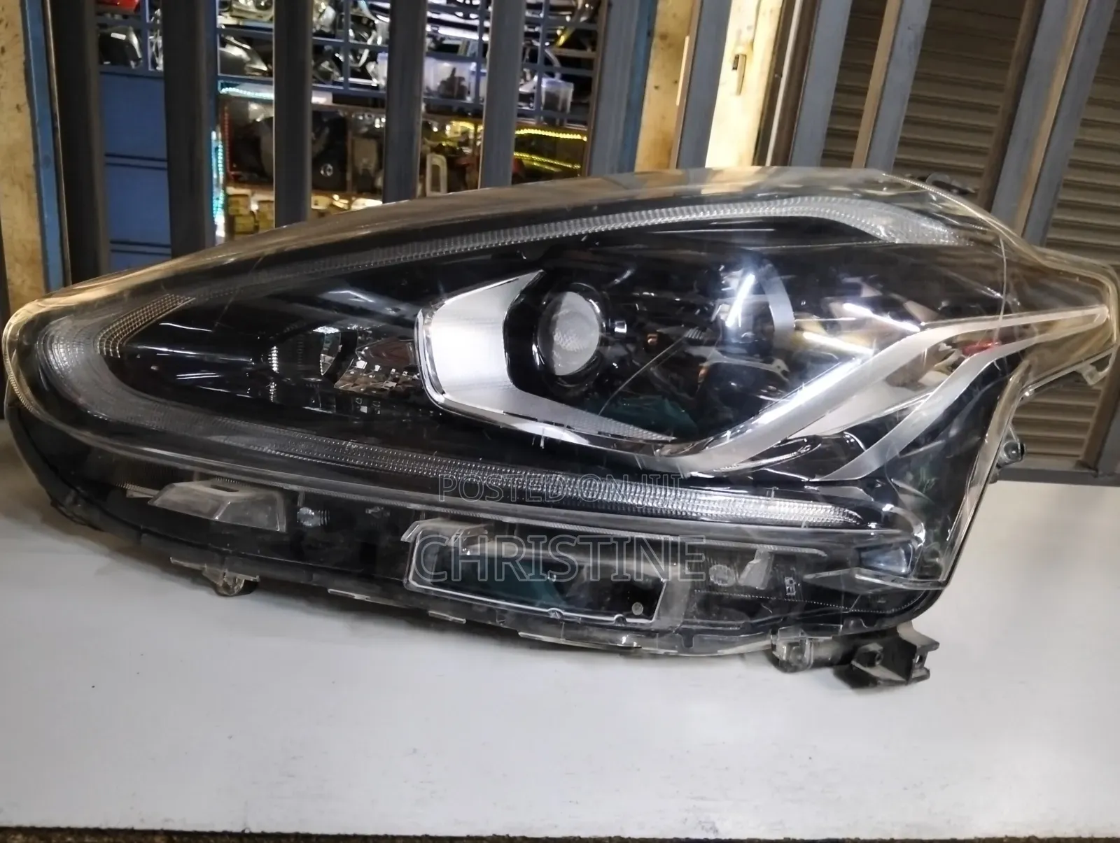 Toyota Sienta Headlight