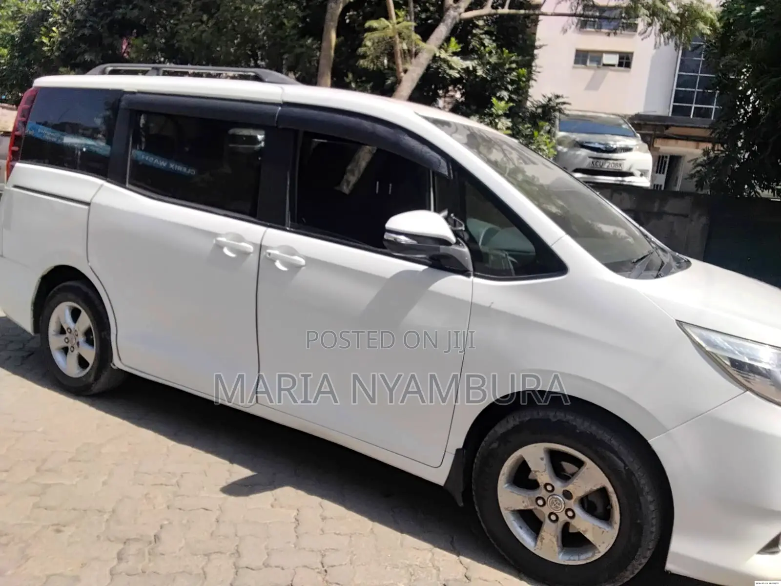 7-Seater Chauffeur-Driven Car Hire | Executive Corporate Rides