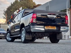 Toyota Hilux 2018 Black