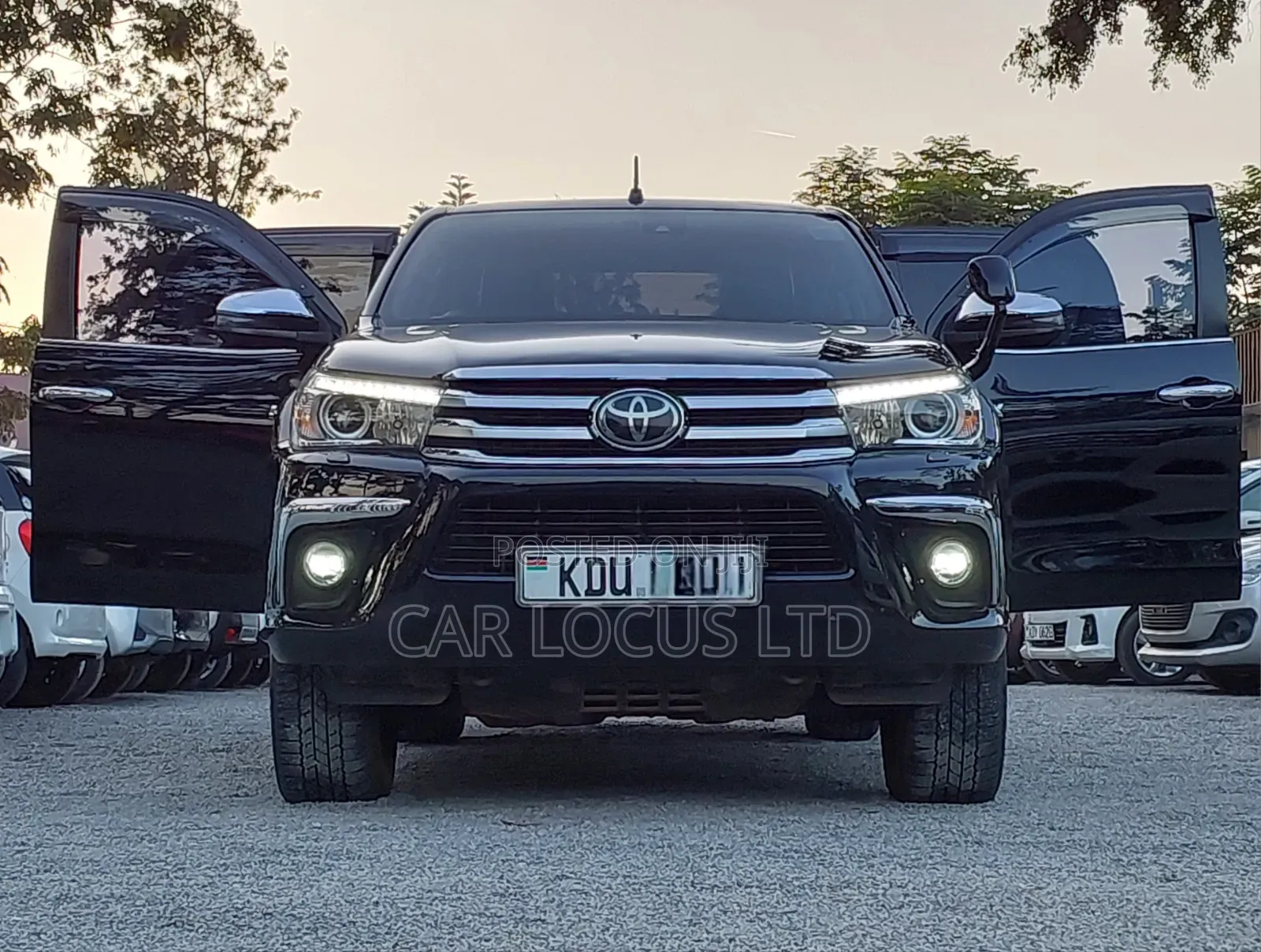 Toyota Hilux 2018 Black