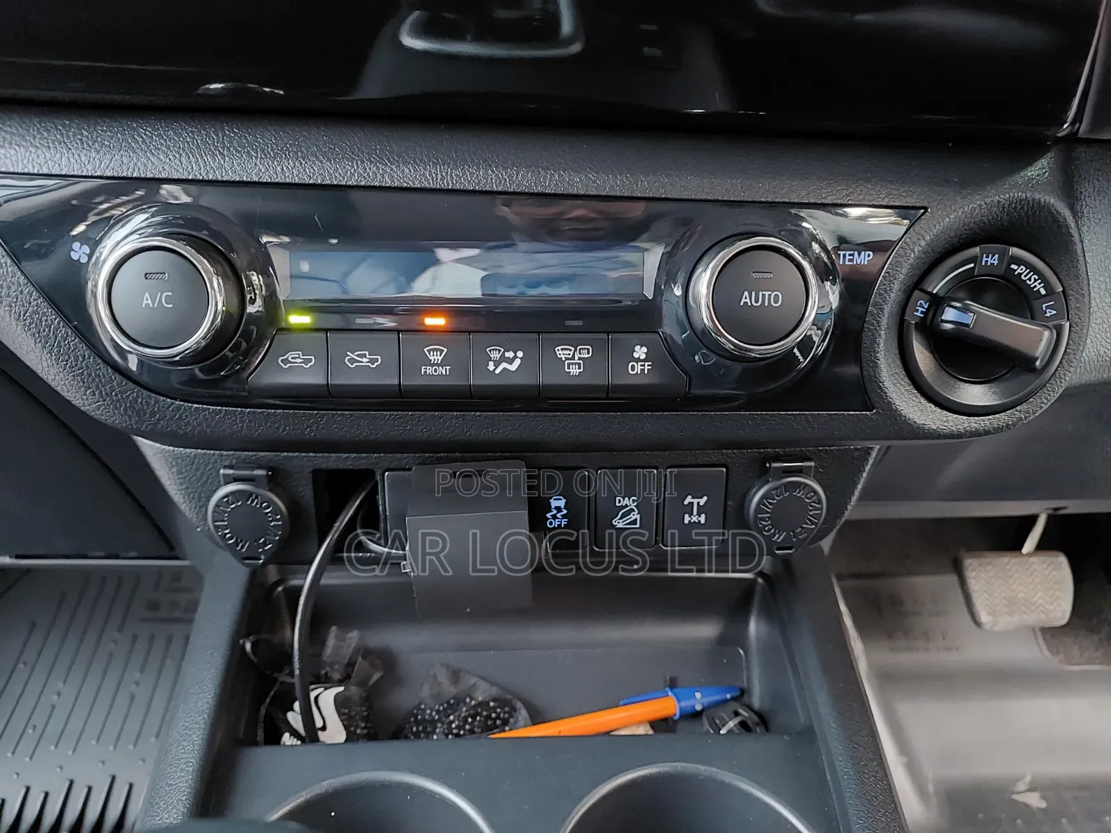 Toyota Hilux 2018 Black