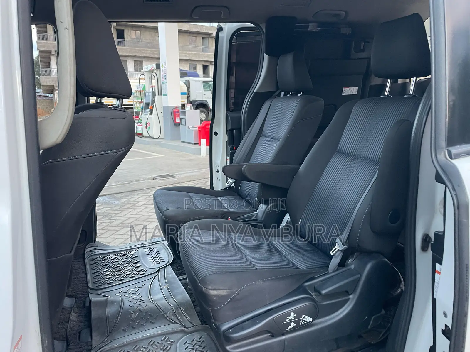 7-Seater Chauffeur-Driven Car Hire | Executive Corporate Rides