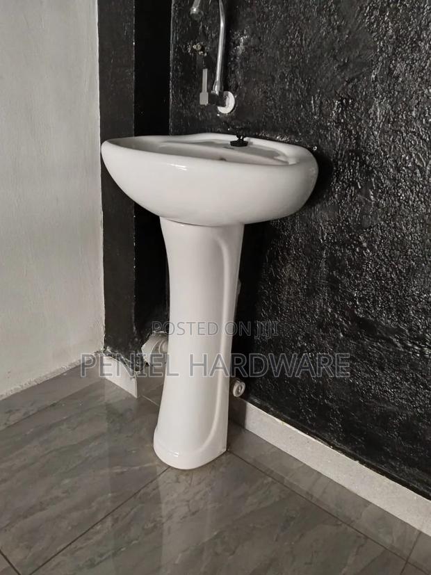 Pedestal Hand Wash Basin