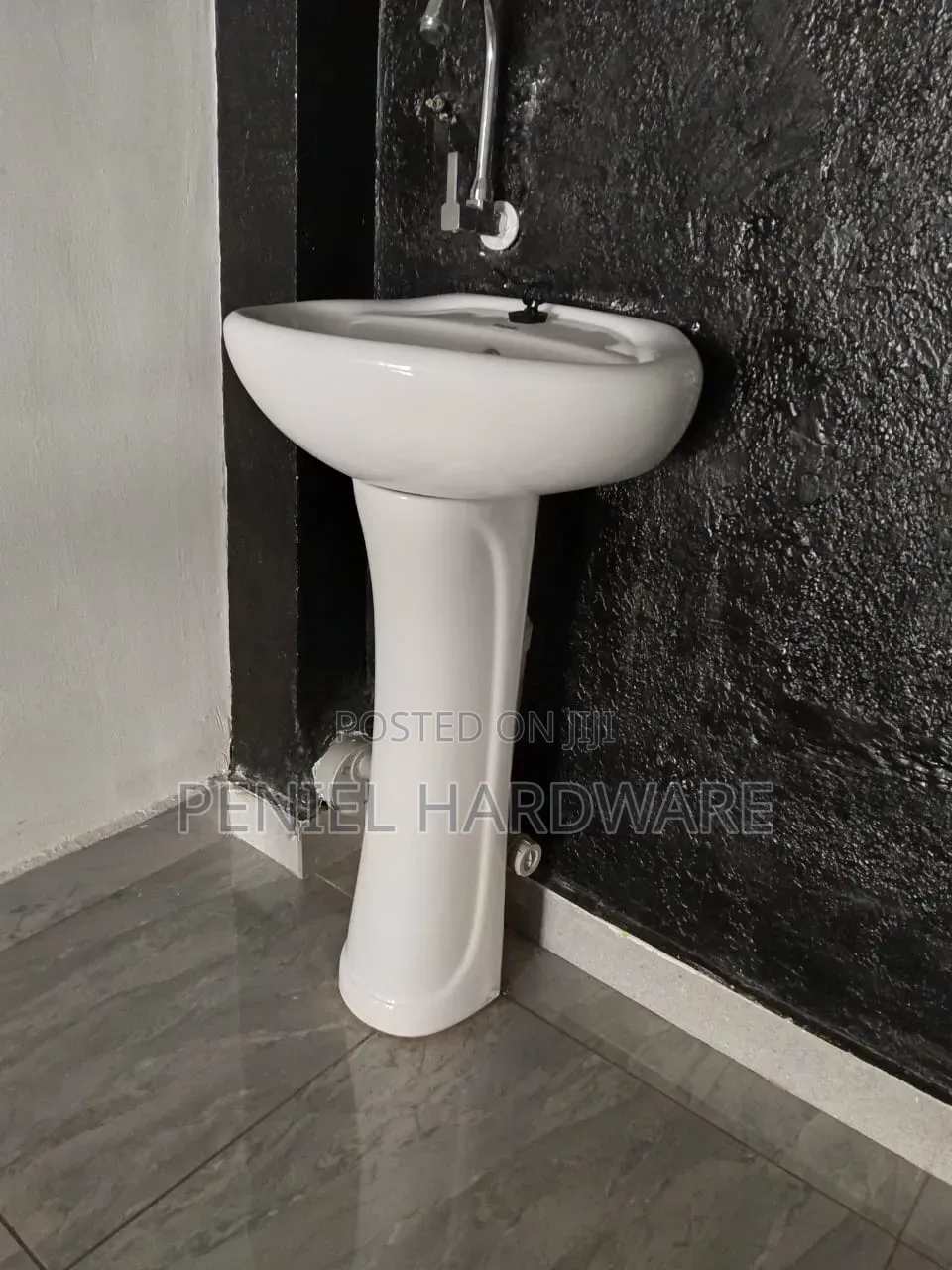 Pedestal Hand Wash Basin