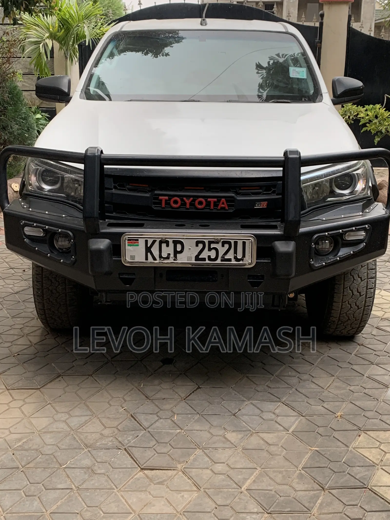 Toyota Hilux 2.4 Diesel 2020 White