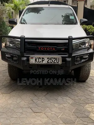 Toyota Hilux 2.4 Diesel 2020 White