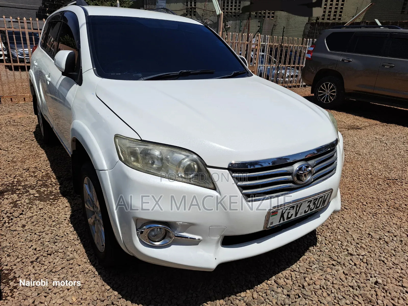 Toyota Vanguard 2012 White