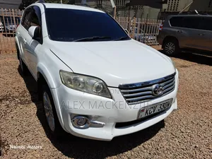 Toyota Vanguard 2012 White
