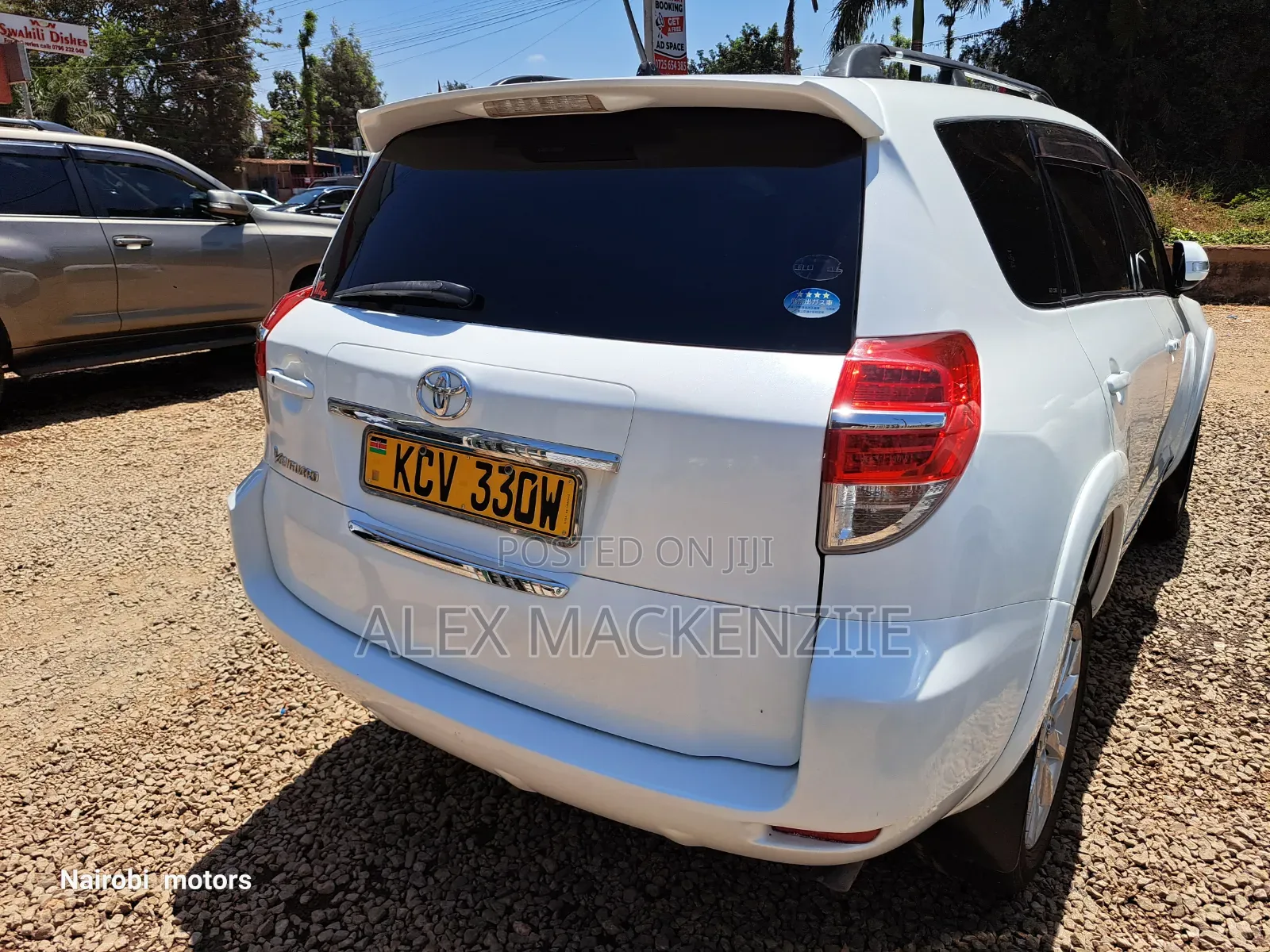 Toyota Vanguard 2012 White