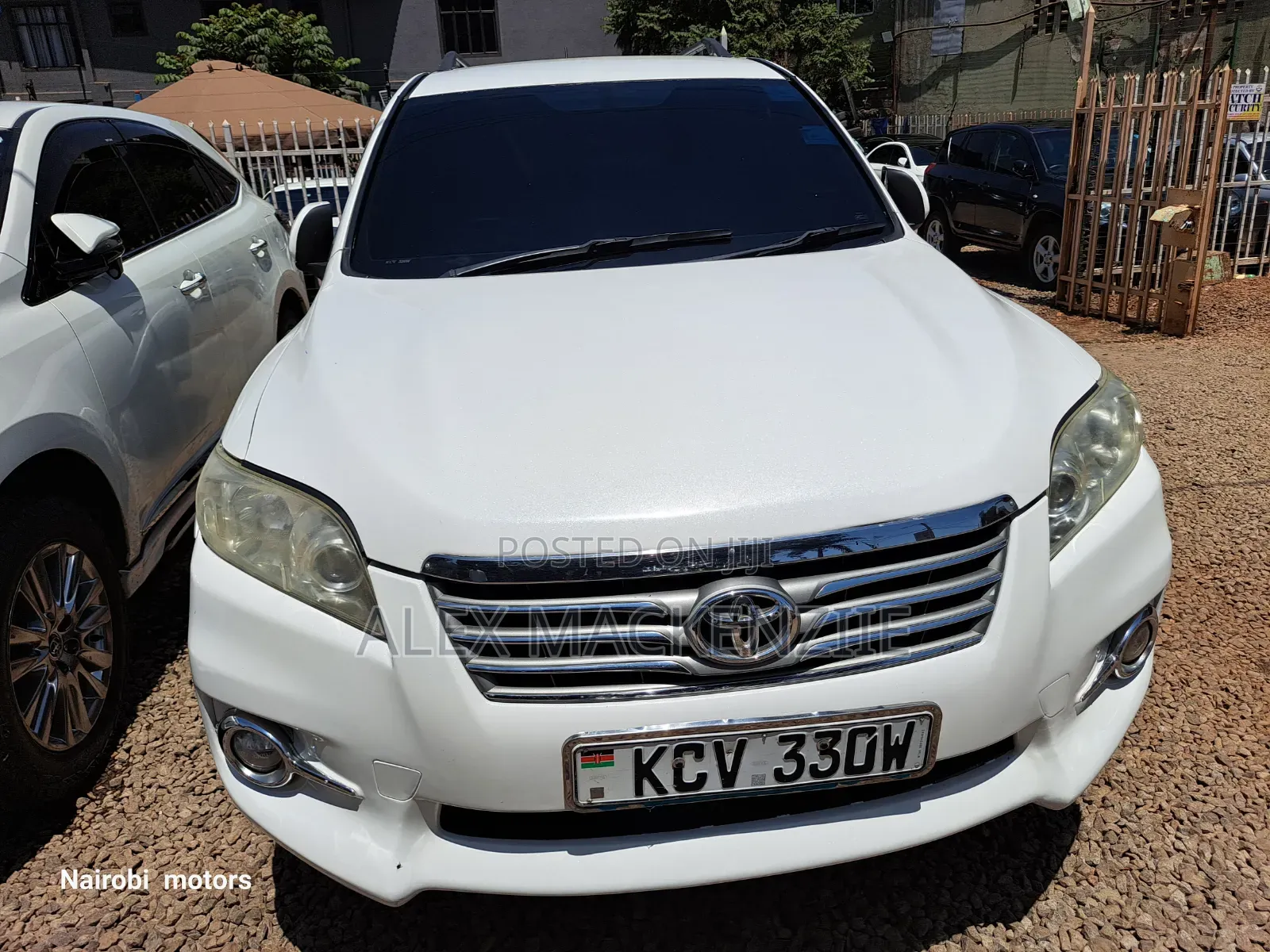 Toyota Vanguard 2012 White