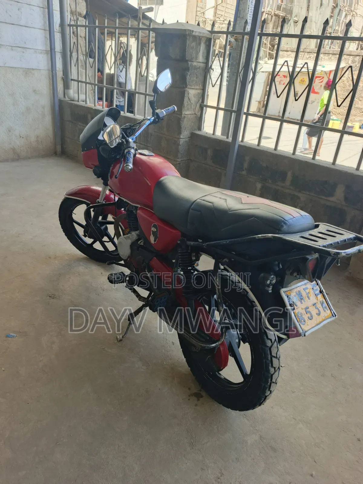 Bajaj Boxer 150 UG 2023 Red