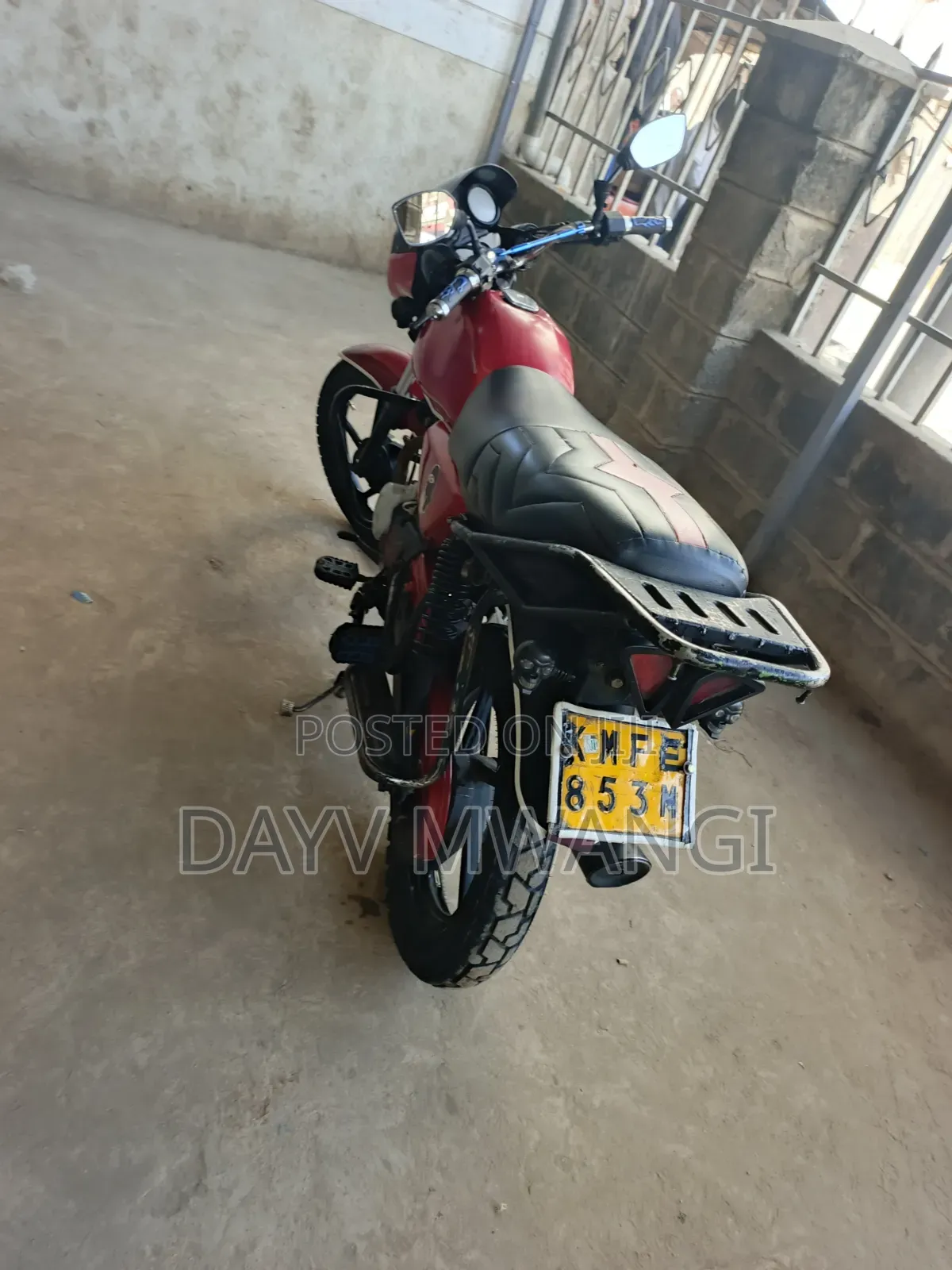 Bajaj Boxer 150 UG 2023 Red