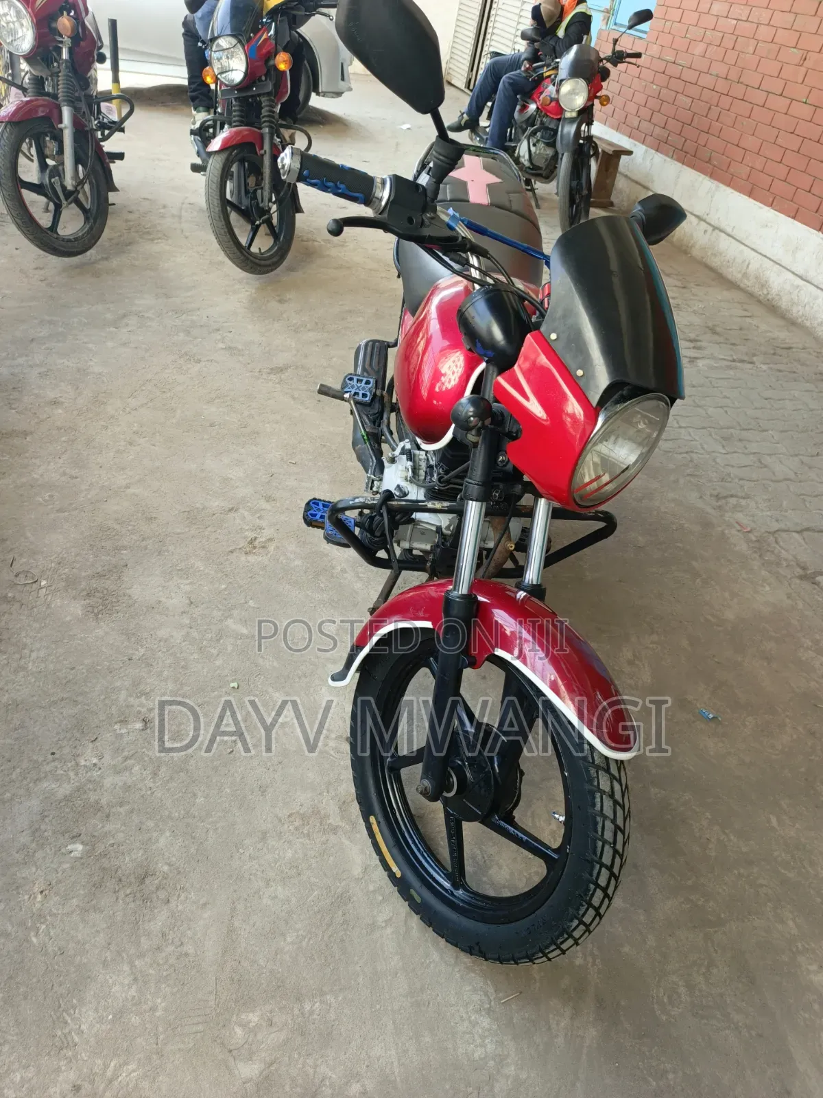 Bajaj Boxer 150 UG 2023 Red