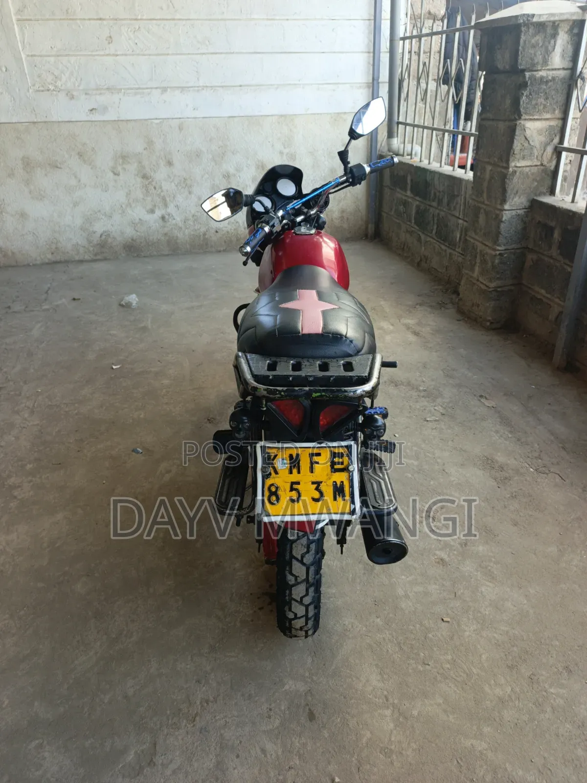 Bajaj Boxer 150 UG 2023 Red