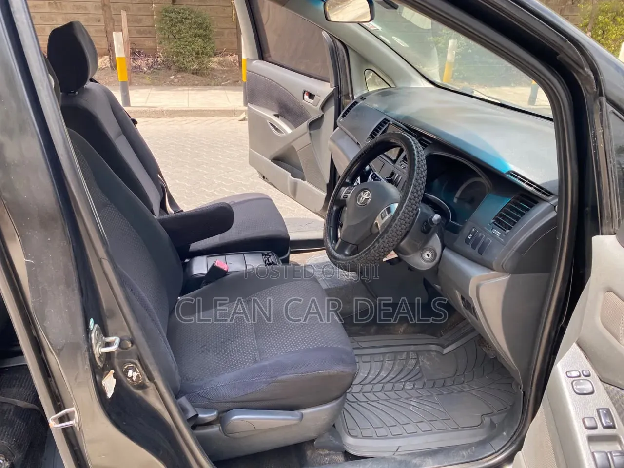 Toyota ISIS 2008 Blue