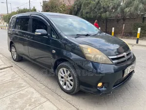 Toyota ISIS 2008 Blue