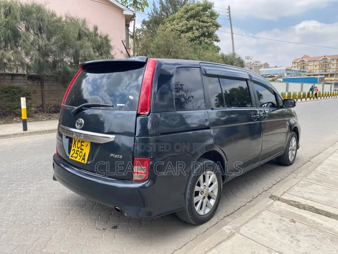 Toyota ISIS 2008 Blue