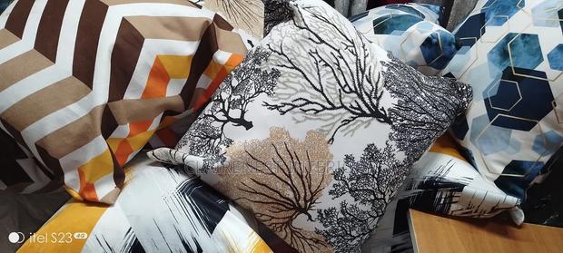Bring Comfort and Style Together Effortlessly With Elegant Throwpillow